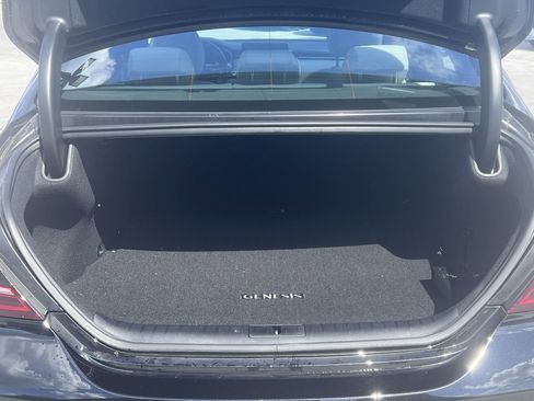Used 2025 Genesis G70 2.5T image 13
