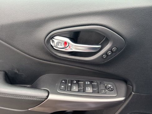 Certified 2020 Jeep Cherokee Limited image 29