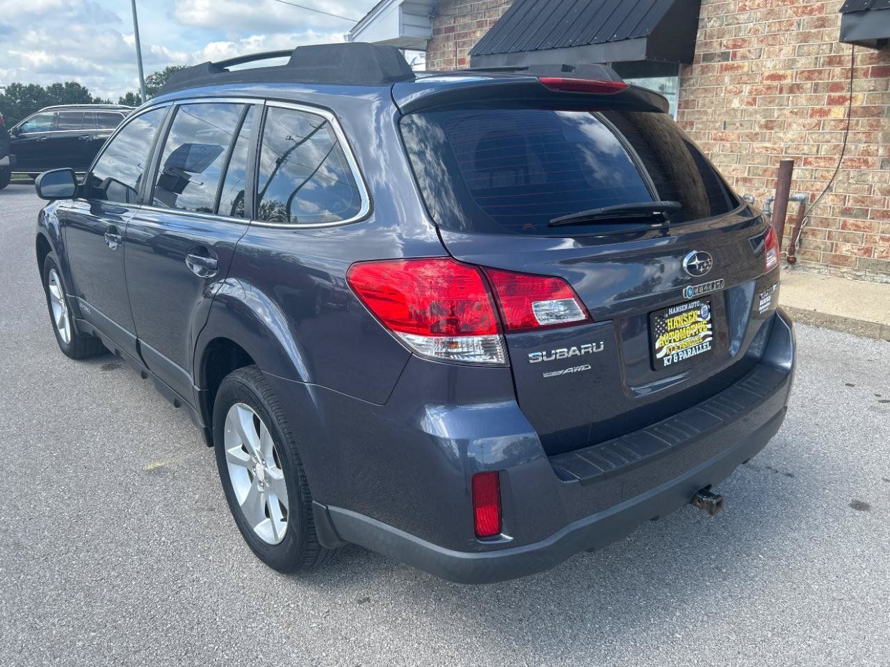 Used 2014 Subaru Outback 2.5i w/ Alloy Wheel Package AWD/4WD image 9