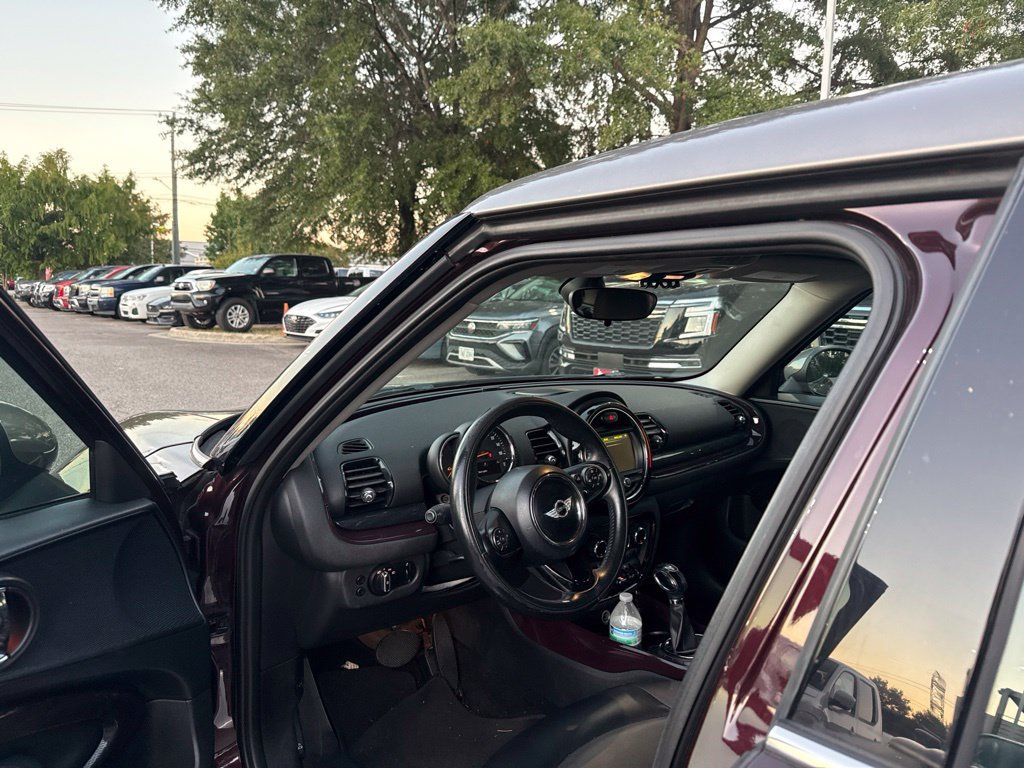 Used 2017 MINI Cooper Clubman FWD image 5