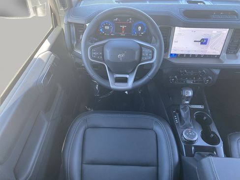 Used 2025 Ford Bronco Outer Banks AWD/4WD image 12