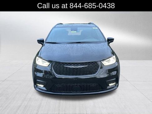 New 2026 Chrysler Pacifica Limited w/ S Appearance Package image 2