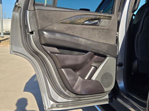 Certified 2020 Cadillac Escalade Platinum w/ Escalade Sport Edition image 17