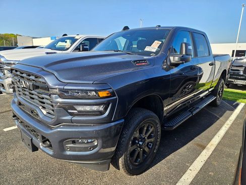 Used 2025 RAM 2500 Big Horn AWD/4WD image 1