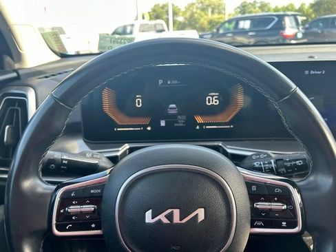 Used 2024 Kia Sorento S FWD image 25