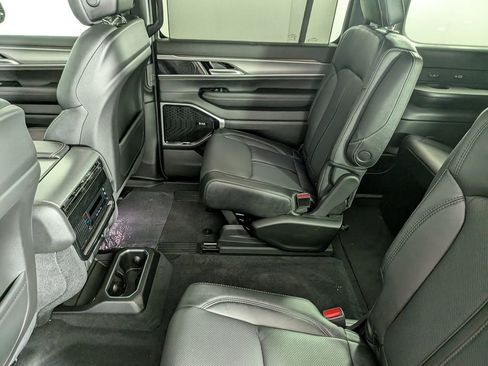 New 2026 Jeep Grand Wagoneer L Limited AWD/4WD image 33