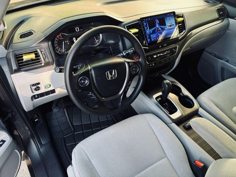 Used 2016 Honda Pilot LX image 3