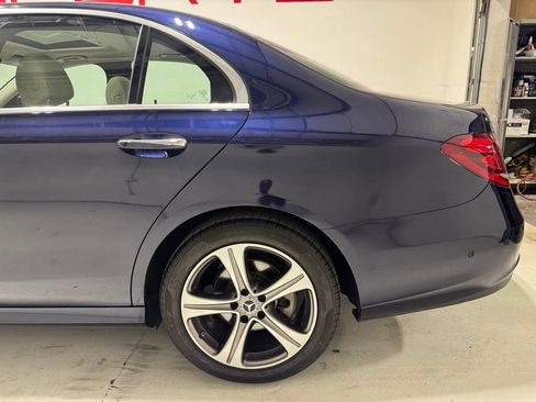 Used 2020 Mercedes-Benz E 350 4MATIC Sedan image 4