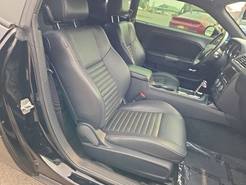 Used 2013 Dodge Challenger R/T Plus RWD image 28