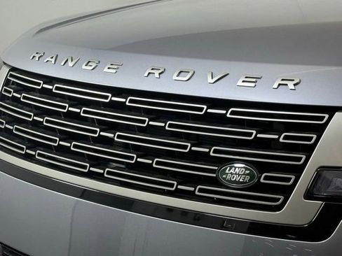 New 2025 Land Rover Range Rover Long Wheelbase SE image 14