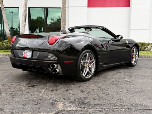 Used 2013 Ferrari California image 34