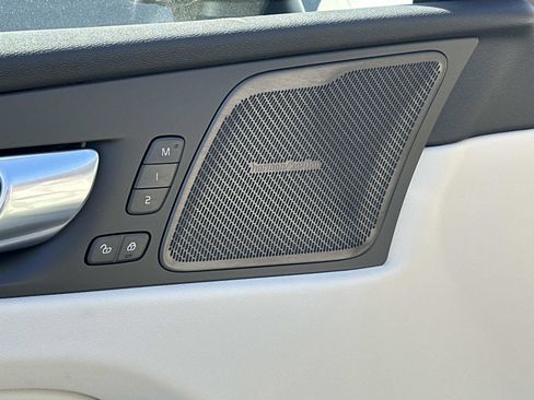 New 2026 Volvo XC60 B5 Ultra w/ Protection Package Premier image 12