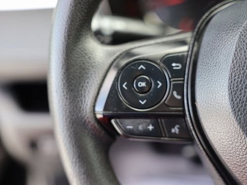Used 2019 Toyota RAV4 LE image 16
