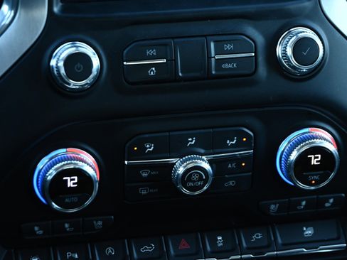 Used 2021 GMC Sierra 1500 SLT image 19