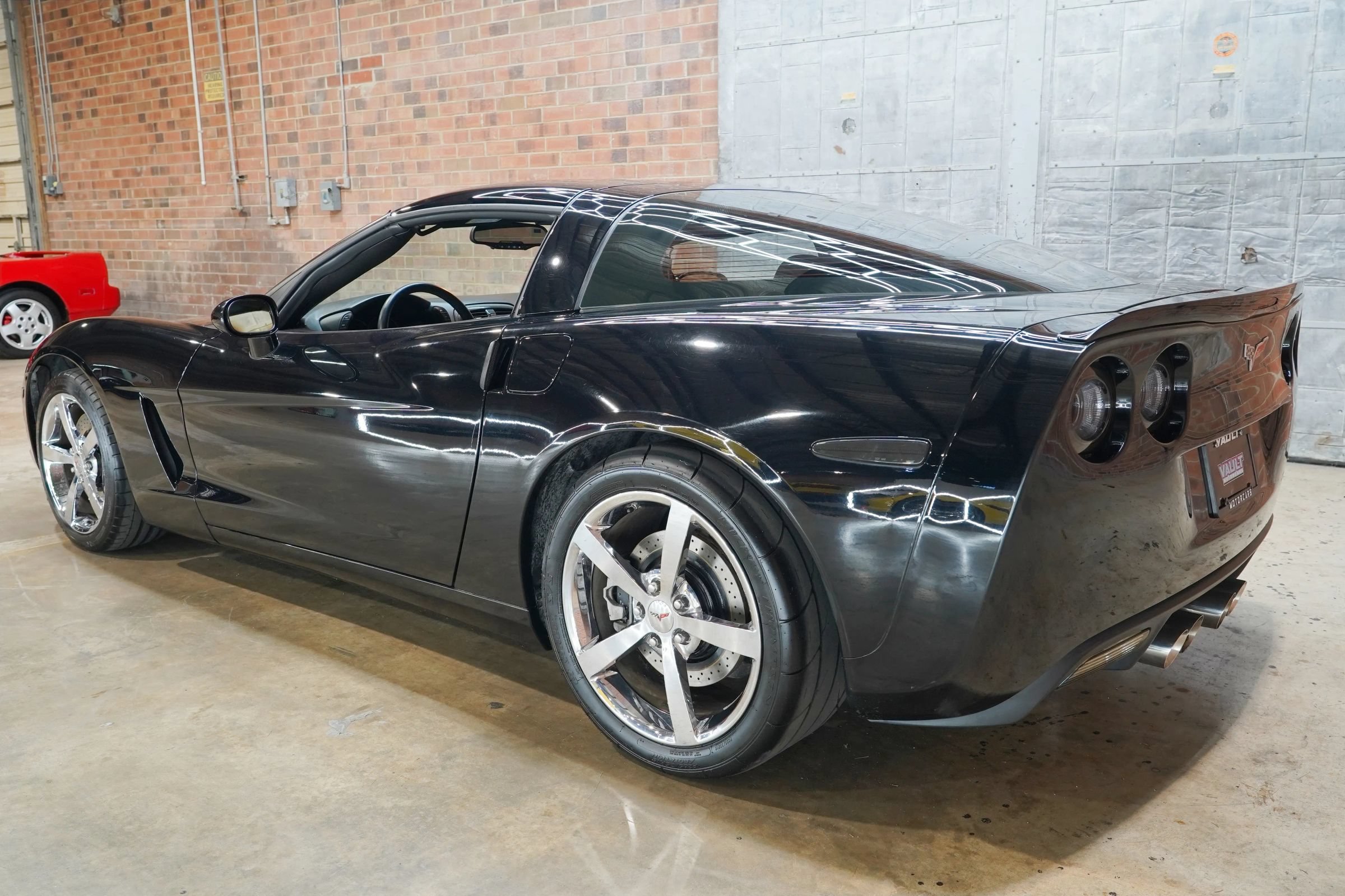 Used 2010 Chevrolet Corvette Coupe w/ Preferred Equipment Group RWD image 17