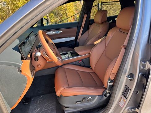 New 2026 Genesis GV70 2.5T Advanced image 17