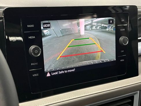 New 2025 Volkswagen Taos SE image 28