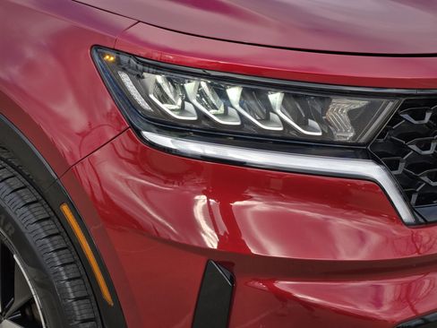 Used 2021 Kia Sorento EX w/ Panoramic Sunroof Package image 6