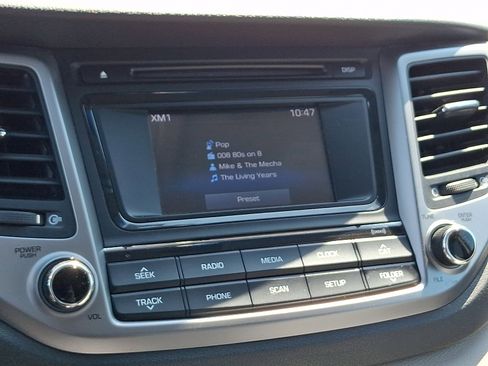Used 2017 Hyundai Tucson Value AWD/4WD image 18