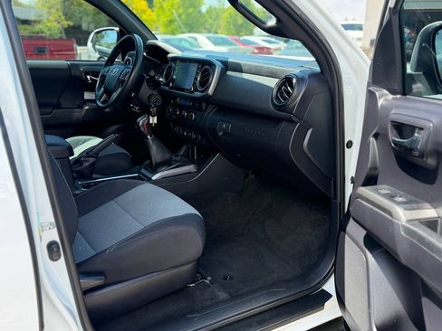 Used 2020 Toyota Tacoma TRD Off-Road w/ Technology Package AWD/4WD image 81