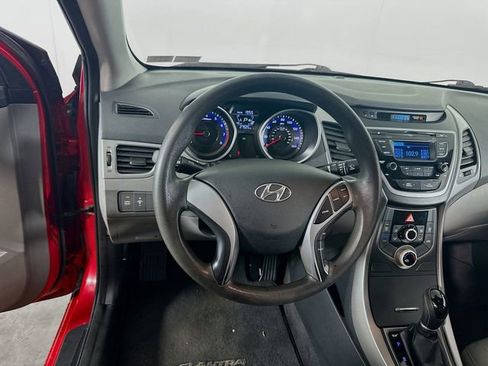 Used 2016 Hyundai Elantra SE image 19