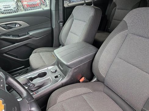 Used 2023 Chevrolet Traverse LT FWD image 9