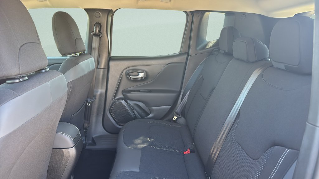 Used 2023 Jeep Renegade Altitude AWD/4WD image 31
