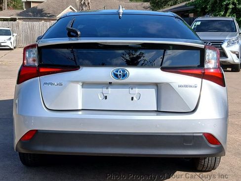 Used 2020 Toyota Prius LE image 9