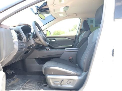Used 2021 Nissan Rogue SV FWD image 13
