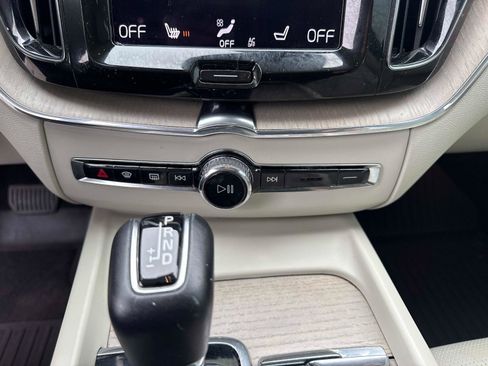 Used 2021 Volvo XC60 T5 Inscription w/ Protection Package Premier image 29