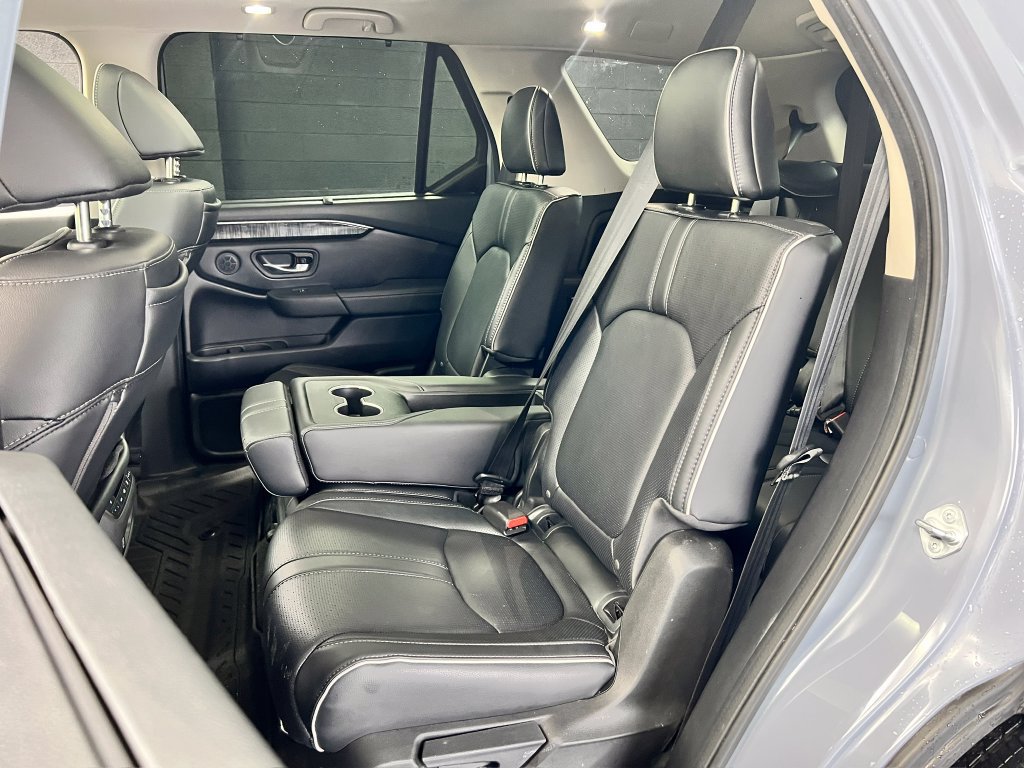 Used 2025 Honda Pilot Elite image 13
