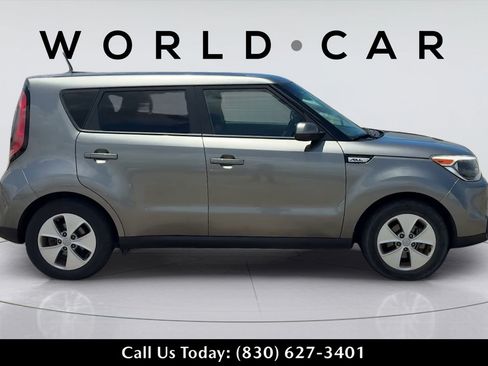 Used 2016 Kia Soul FWD image 4
