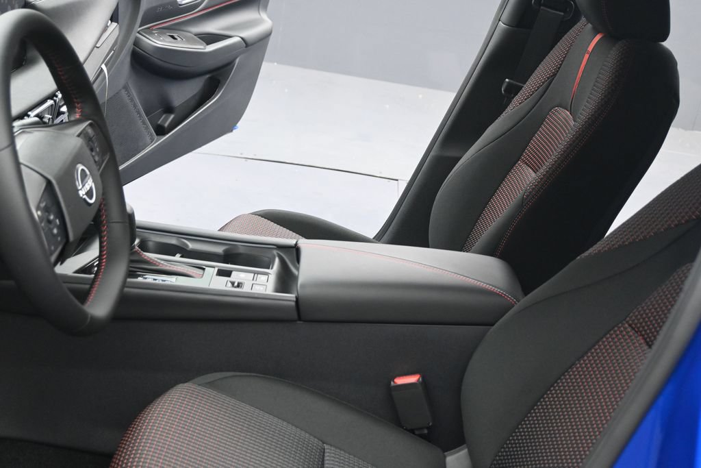 New 2026 Nissan Sentra SR w/ Floor Mat Package FWD image 16