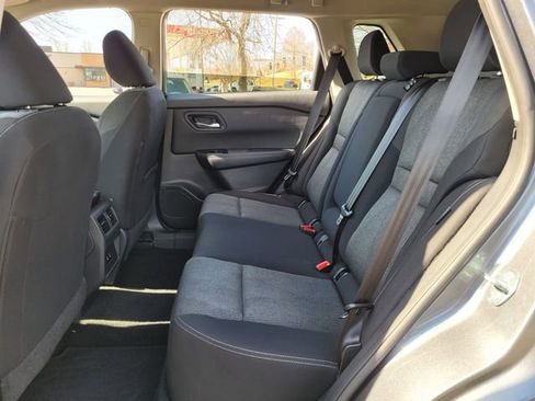 Used 2024 Nissan Rogue SV image 12