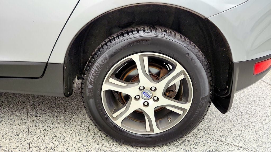 Used 2013 Volvo XC60 T6 AWD/4WD image 9