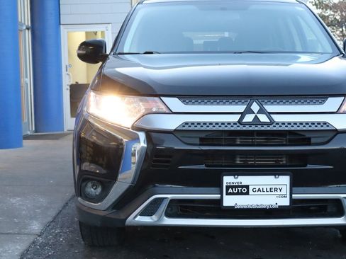 Used 2019 Mitsubishi Outlander SE image 35
