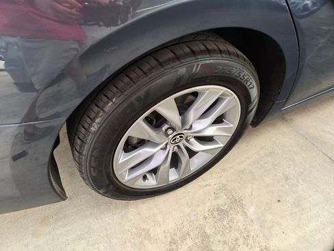 Used 2022 Toyota Avalon XLE image 8