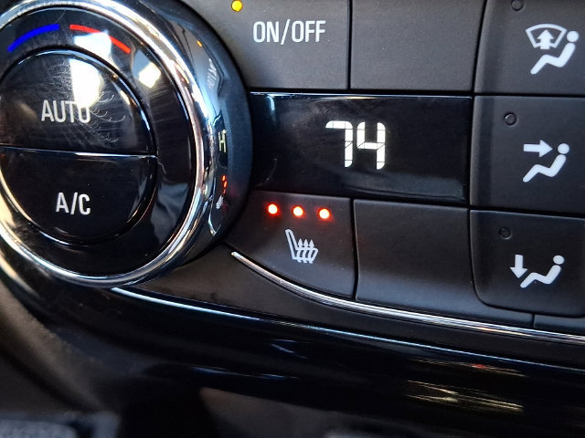 Used 2024 Chevrolet Trax RS FWD image 34