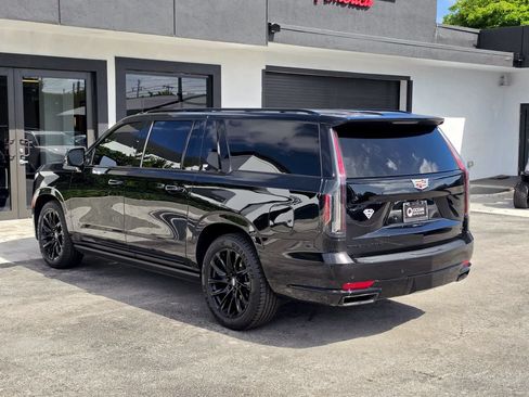 Used 2023 Cadillac Escalade ESV Sport Platinum w/ LPO, ONYX Package RWD image 3