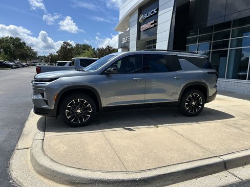 New 2026 Chevrolet Traverse LT w/ Sun and Wheel Package image 4