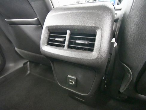 Used 2024 GMC Terrain SLT image 16