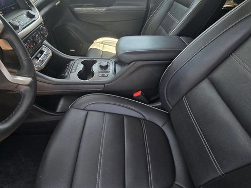 Used 2023 GMC Acadia Denali FWD image 18