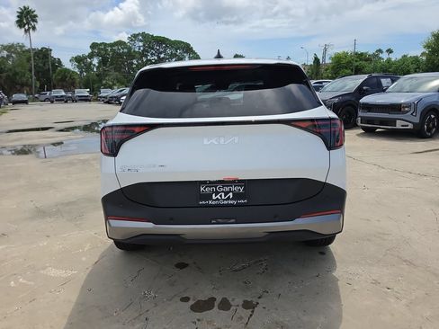 New 2027 Kia Sportage LX FWD image 7