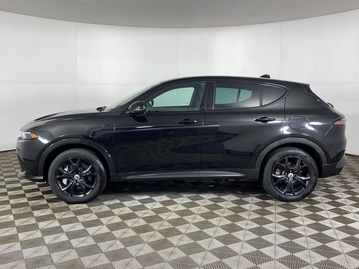 Used 2024 Dodge Hornet R/T w/ R/T Blacktop Package AWD/4WD image 9