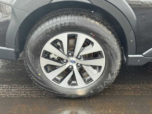 Certified 2025 Subaru Outback Premium w/ Popular Package #1A image 8