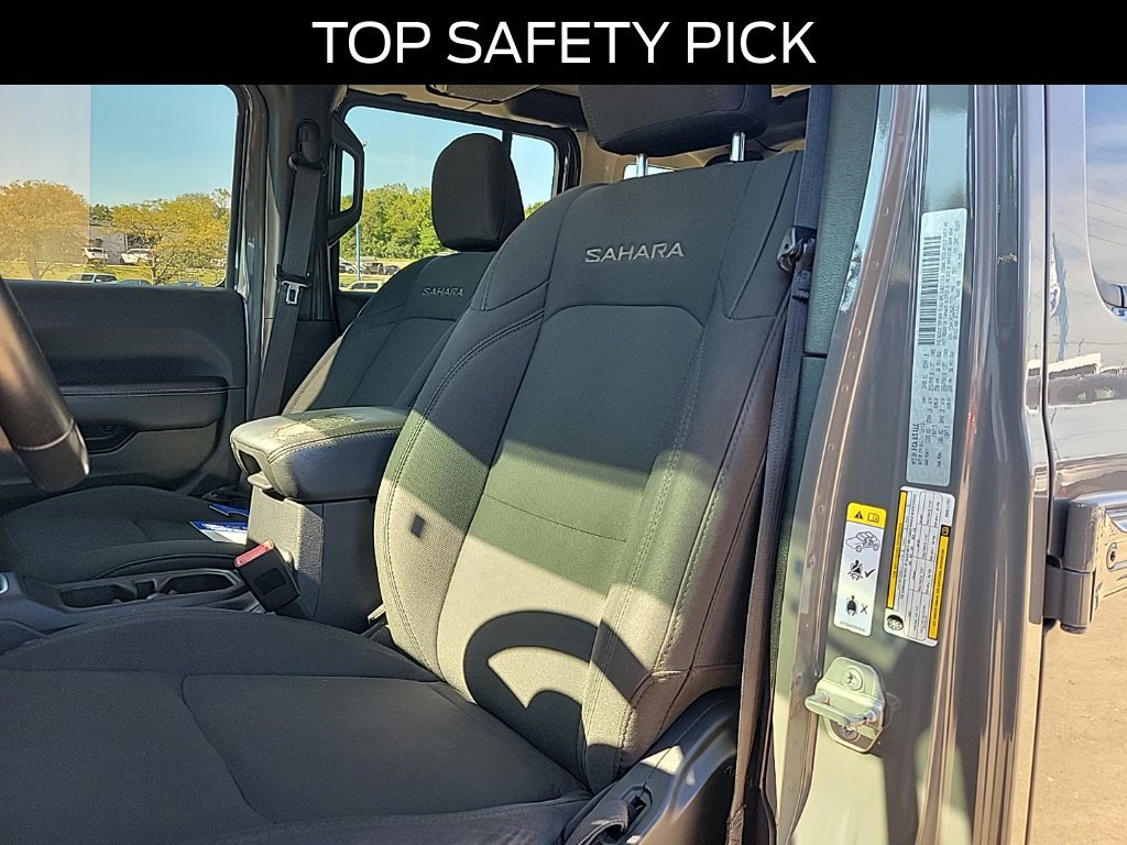 Used 2019 Jeep Wrangler Unlimited Sahara AWD/4WD image 15
