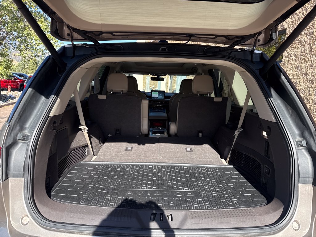 Used 2021 Lincoln Aviator Reserve w/ Equipment Group 201A AWD/4WD image 7