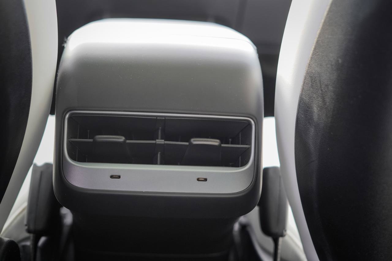 Used 2020 Tesla Model 3 Standard Range Plus RWD image 17
