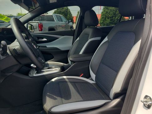 Used 2025 Buick Envista Preferred w/ Convenience I Package FWD image 17