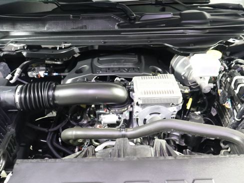 Used 2024 RAM 1500 Laramie AWD/4WD image 20